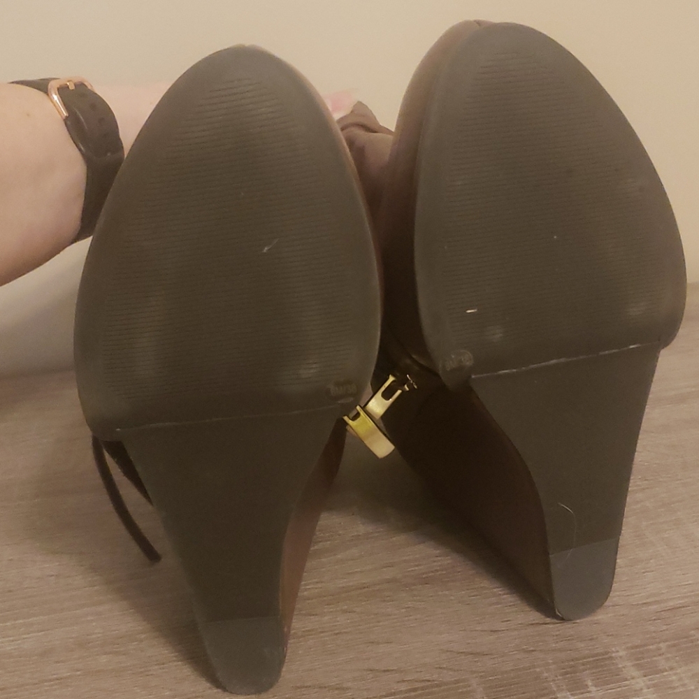 BCBG booties - Picture 4 of 4